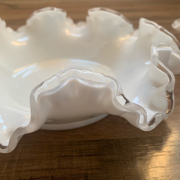 Vintage Fenton Ruffled Edge Candy-Dish - Picture 4 of 8